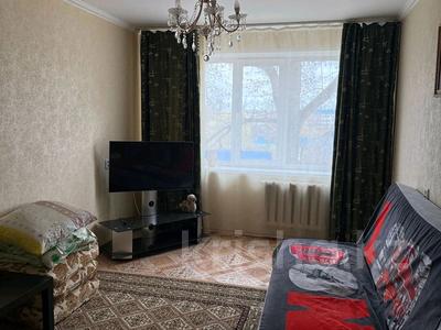 2-бөлмелі пәтер · 50 м² · 4/5 қабат, ул. Оракбаева 8, бағасы: 130 000 〒 в Уральске, мкр Школьник