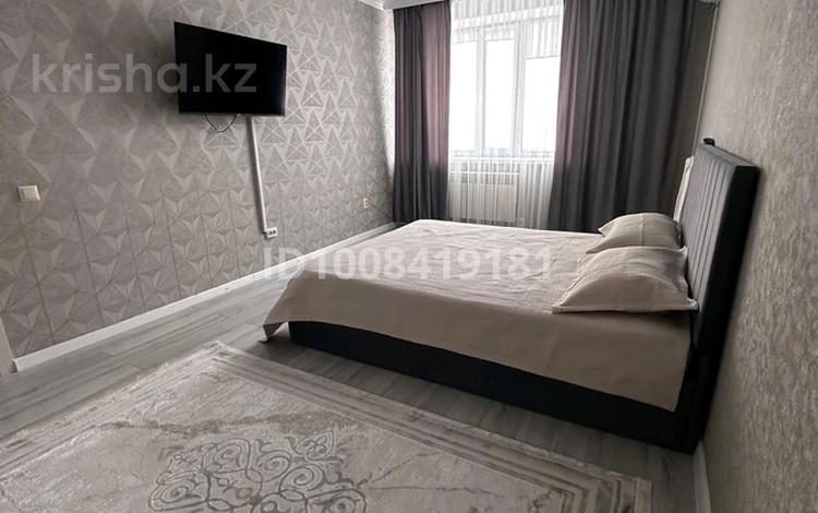 1-комнатная квартира · 48 м² · 4/5 этаж, мкр. Алтын орда 364/2 — Мустафа Шокай 20 за 13 000 ₸ в Актобе — фото 2