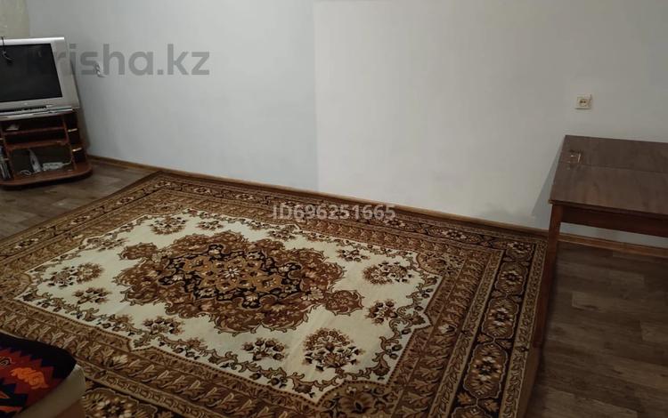 1-бөлмелі пәтер · 35 м² · 5/6 қабат, Старый город, Айтеке-би 24 — Супермаркет Анвар, бағасы: 9.5 млн 〒 в Актобе — фото 2