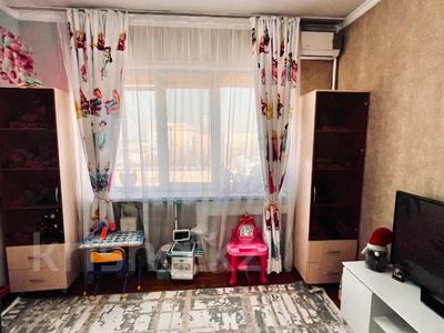 Продажа квартир в Алматы: 4-комнатная квартира · 93 м² · 9/9 этаж, мкр Аксай-2 за 59.9 млн 〒 4-комнатная квартира · 93 м² · 9/9 этаж, мкр Аксай-2 за 59.9 млн 〒 в Алматы, Ауэзовский р-н