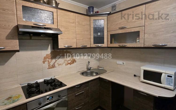 2-комнатная квартира · 65 м² · 3/5 этаж, Джандосова 36 за 57 млн ₸ в Алматы, Бостандыкский р-н — фото 2