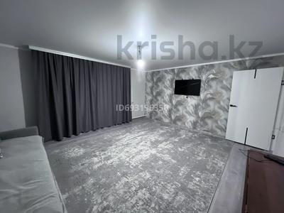 Продажа домов и дачи в Астане: Отдельный дом · 2 комнаты · 97 м² · 12 сот., 126-я улица 44 — Пересечение улиц Сусамыр и Оден за 7 млн 〒 Отдельный дом · 2 комнаты · 97 м² · 12 сот., 126-я улица 44 — Пересечение улиц Сусамыр и Оден за 7 млн 〒 в Астане, Сарыарка р-н