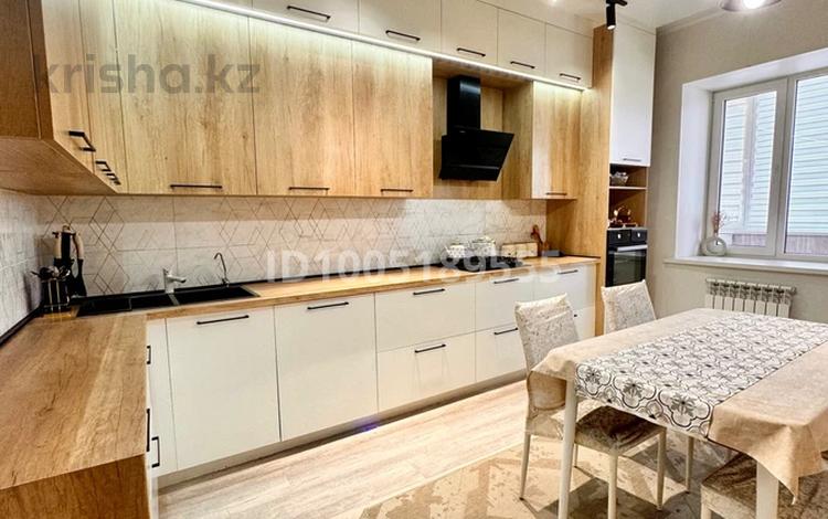 4-бөлмелі пәтер · 143.3 м² · 2/10 қабат, мкр 8, А.Молдагулова 49 а — Пересечение улиц Бр.Жубановых - А.Молдагулова, бағасы: 75 млн 〒 в Актобе — фото 3