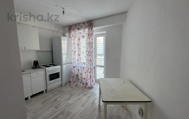 2-комнатная квартира, 64 м², 14/25 этаж, Ашимова 26/2