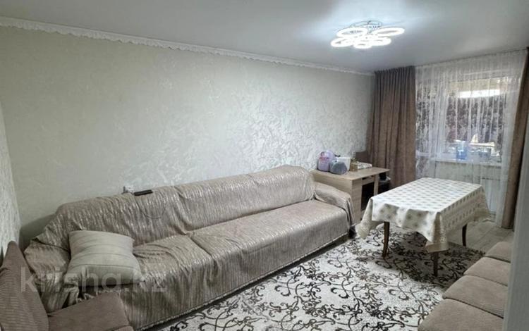 3-бөлмелі пәтер · 61.7 м² · 5/5 қабат, 14-шағынаудан 39, бағасы: 15.5 млн ₸ в Караганде, Алихана Бокейханова р-н — фото 2