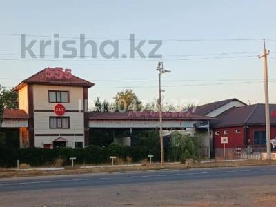 Азс, автосервисы и автомойки, бани, гостиницы и зоны отдыха · 673 м² за 360 млн 〒 в Узынагаш