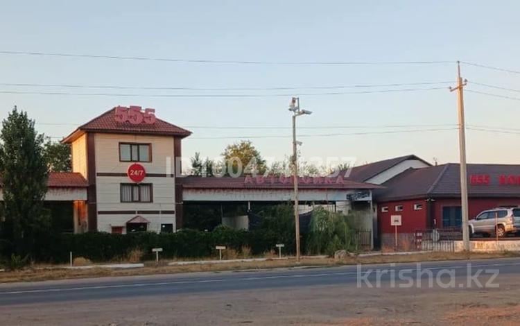 Азс, автосервисы и автомойки, бани, гостиницы и зоны отдыха · 673 м² за 360 млн 〒 в Узынагаш — фото 2