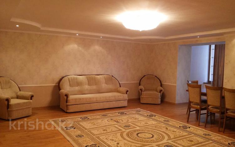 3-бөлмелі пәтер, 150 м², 3/9 қабат ай сайын, Новый город, Абулхаир хана 61 б, бағасы: 250 000 〒 в Актобе, Новый город — фото 2