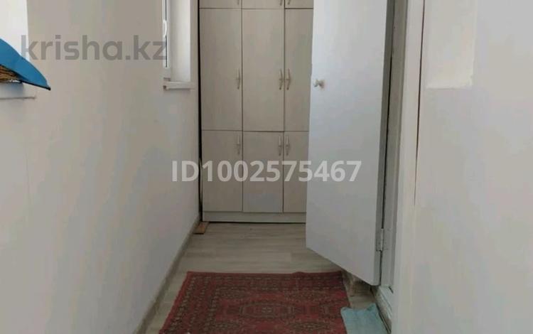 2-комнатная квартира · 43 м² · 9/9 этаж, 4-й мкр 40 за 13 000 〒 в Актау — фото 2