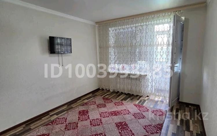 2-комнатная квартира · 44 м² · 5/5 этаж, мкр 5 61 — Сдаеться квартира проспект абулхайр хана остановка Стадионе за 150 000 ₸ в Актобе — фото 2