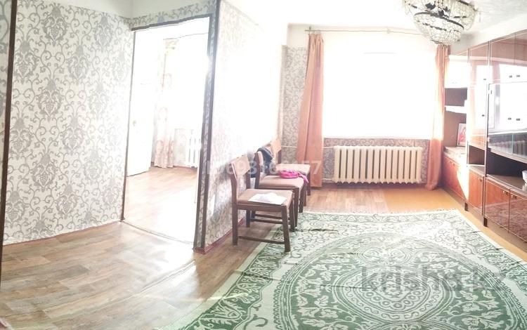 3-комнатная квартира, 60 м², 1/5 этаж, Абая — Абая за 10.2 млн 〒 в Шахтинске — фото 2