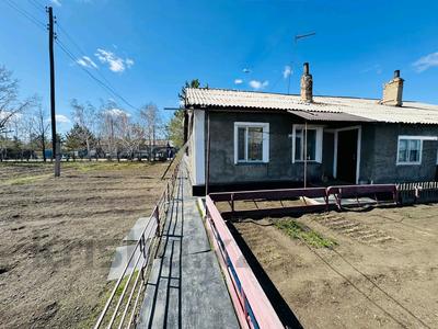 Часть дома · 3 комнаты · 80 м² · 80 сот., Парковая за 8 млн ₸ в Долинке