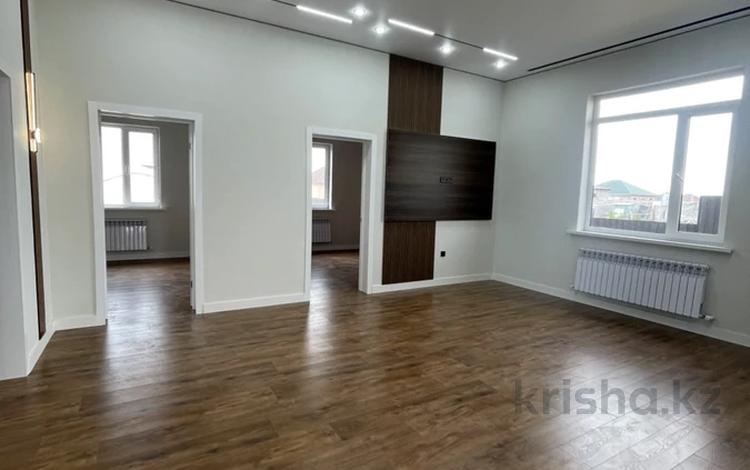 Жеке үй · 4 бөлме · 100 м² · 5 жүзд., Мкр Карлыгаш, бағасы: 32 млн ₸ в Конаеве — фото 2