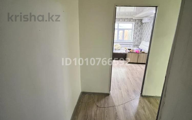 2-бөлмелі пәтер · 38.5 м² · 5/5 қабат, Нышанова 6 — поликлиника Номер 3, бағасы: 9.2 млн ₸ в Туркестане — фото 2