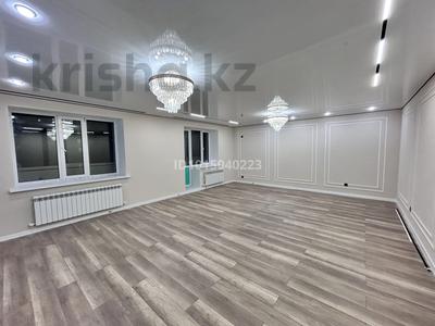 3-бөлмелі пәтер · 110 м² · 1/5 қабат, Алтын орда ш/а., ​Батыс 2 микрорайон — Халел Досмухамедов и Тауелсиздик, бағасы: 45 млн ₸ в Актобе, мкр. Алтын орда