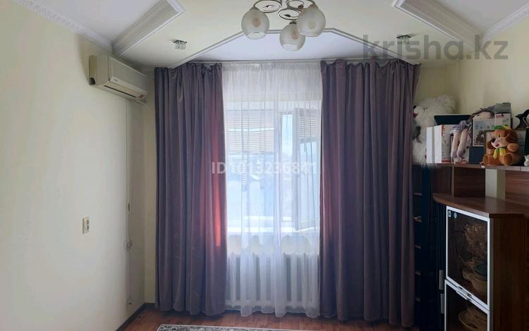 3-бөлмелі пәтер · 70 м² · 4/5 қабат, мкр СМП 136, Гогиашвили 6, бағасы: 18 млн ₸ в Атырау — фото 22