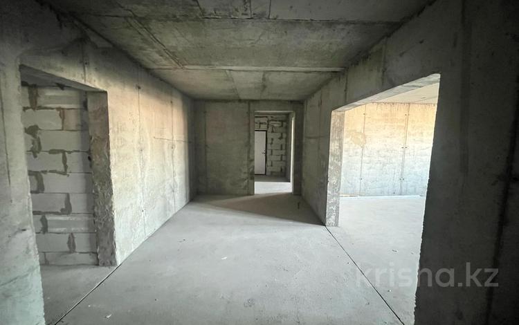 3-бөлмелі пәтер · 118 м² · 5/12 қабат, 4-й микрорайон 62, бағасы: 35 млн ₸ в Конаеве — фото 2