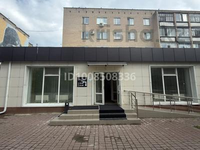 Свободное назначение, офисы, магазины и бутики, общепит, салоны красоты, фитнес и спорт, медцентры и аптеки, образование, развлечения, кабинеты и рабочие места, студии · 260 м² за 6 000 ₸ в Костанае