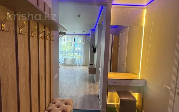2-комнатная квартира · 51 м² · 4/9 этаж, Толе би 285/8 — Угл.Отеген батыра за 15 000 ₸ в Алматы, Алмалинский р-н — фото 2