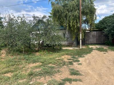 Отдельный дом · 3 комнаты · 80 м² · 10 сот., Локомотивная — Карбышева за 35 млн 〒 в Уральске