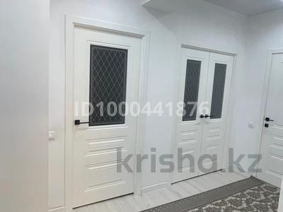 Аренда квартир в Атырауской обл.: 1-комнатная квартира · 42.7 м² · 5/10 этаж · помесячно, мкр Нурсая, Проспект Абулхайр-хана — Остановка ЦОН за 200 000 〒 1-комнатная квартира · 42.7 м² · 5/10 этаж · помесячно, мкр Нурсая, Проспект Абулхайр-хана — Остановка ЦОН за 200 000 〒 в Атырау