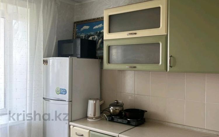 1-бөлмелі пәтер, 35 м², 3/5 қабат ай сайын, Партизанская, бағасы: 120 000 〒 в Петропавловске — фото 2