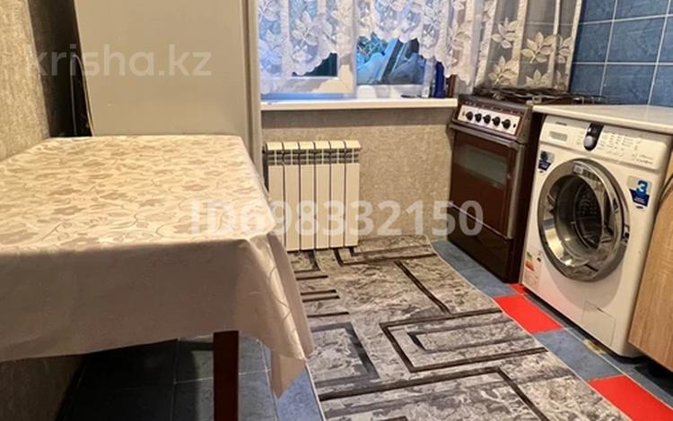 1-комнатная квартира · 33 м² · 1/4 этаж, мкр №10 10 за 185 000 ₸ в Алматы, Ауэзовский р-н — фото 4