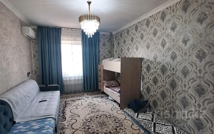 2-бөлмелі пәтер · 54 м² · 2/5 қабат, Просп. Кабанбай батыра 24, бағасы: 17.7 млн ₸ в Шымкенте, Енбекшинский р-н — фото 2