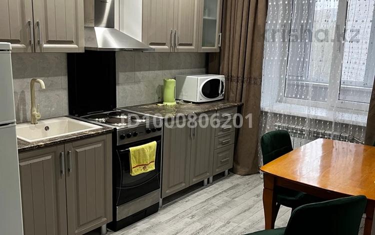 2-бөлмелі пәтер · 50 м² · 4/12 қабат, Протозанова — Детсад Айголек, бағасы: 300 000 ₸ в Усть-Каменогорске — фото 2