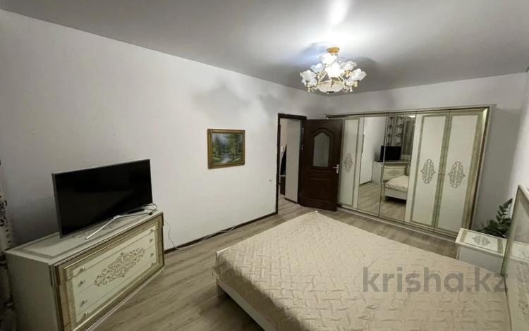 1-комнатная квартира, 49 м², 9/9 этаж, Абая 111 за 18 млн 〒 в Костанае — фото 2