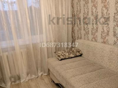 3-комнатная квартира, 50 м², 2/3 этаж помесячно, Муткенова 49 за 160 000 〒 в Павлодаре