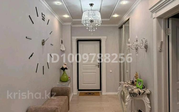 3-бөлмелі пәтер · 104.1 м² · 2/9 қабат, Кердери — Район Зигзаг, 7 школа, Нұрбанк, бағасы: 47.5 млн ₸ в Уральске, мкр Школьник — фото 2