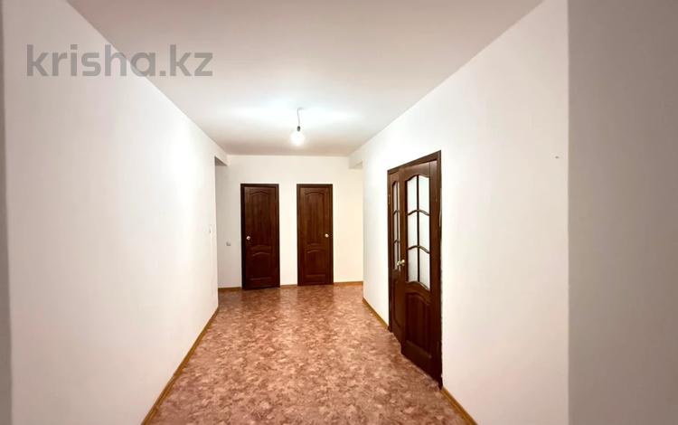 2-бөлмелі пәтер · 80.5 м² · 4/9 қабат, Нур Актобе, 2-микрорайон, бағасы: 18 млн ₸ — фото 7