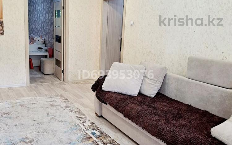 2-комнатная квартира, 46 м², 1/5 этаж, Шухова 1 — Набережная