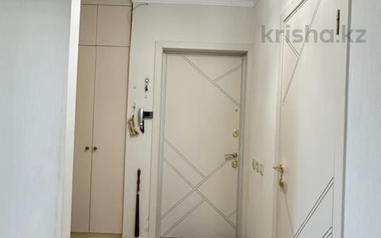 4-бөлмелі пәтер · 90 м² · 7/9 қабат, Самал 82, бағасы: 45 млн ₸ в Уральске — фото 2