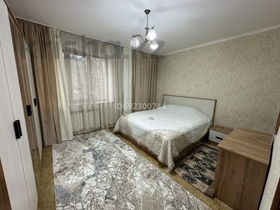 2-комнатная квартира, 66 м², 2/17 этаж помесячно, Жандосова 140 за 320 000 〒 в Алматы, Ауэзовский р-н
