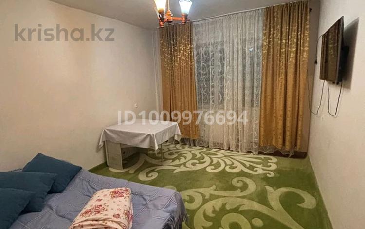 1-комнатная квартира · 50 м² · 3/5 этаж, мкр Астана, Рысбек батыра за 7 000 ₸ в Таразе — фото 2