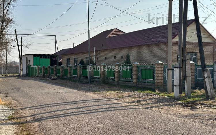 Отдельный дом · 5 комнат · 180 м² · 15 сот., Кемелбекова 88а за 45 млн ₸ в Мерке — фото 2