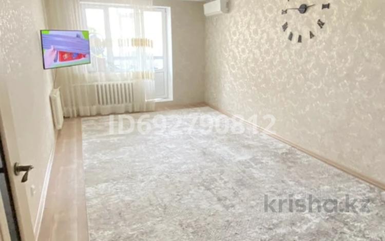 2-комнатная квартира, 67.3 м², 3/10 этаж, мкр. Алтын орда 30в