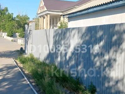 Отдельный дом · 4 комнаты · 80 м² · 8 сот., Сорокина 40 — Кондитерская фабрика за 32 млн ₸ в Семее