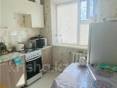 4-комнатная квартира · 59 м² · 5/5 этаж, Майкудук, 16й микрорайон за 13 млн ₸ в Караганде, Алихана Бокейханова р-н