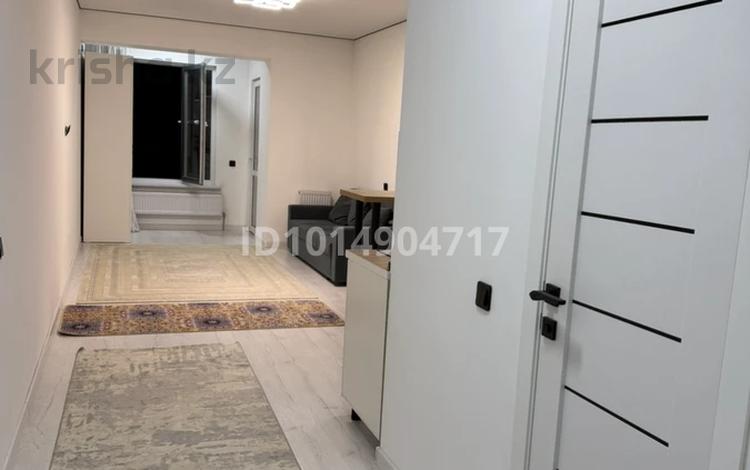 1-комнатная квартира · 30 м² · 4/17 этаж, Ауэзова 2/4 — Райымбека Ауэзова за 230 000 ₸ в Алматы, Алмалинский р-н — фото 2