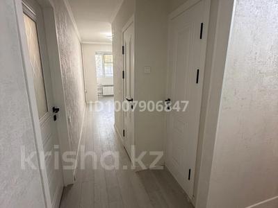 2-комнатная квартира · 52 м² · 2/5 этаж, 18-й микрорайон, 18-й микрорайон 24 — По Рыскулова за 220 000 ₸ в Шымкенте, Аль-Фарабийский р-н