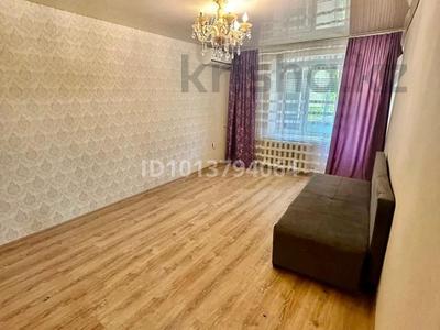1-бөлмелі пәтер · 33.2 м² · 1/5 қабат, Л Толстого 127, бағасы: 135 000 ₸ в Уральске, мкр Школьник