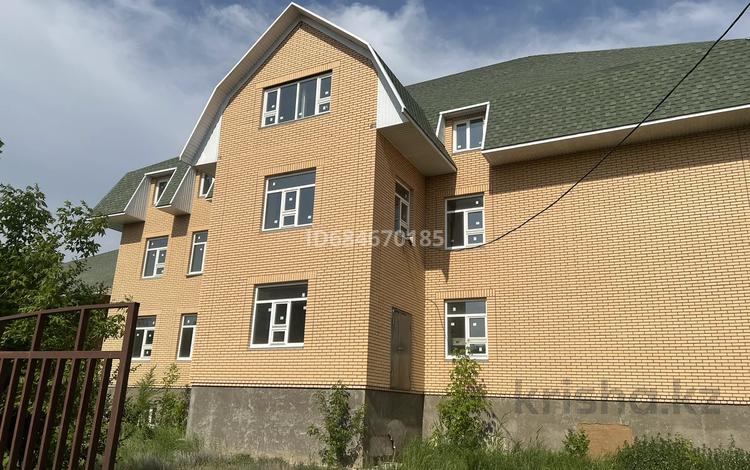 Отдельный дом · 20 комнат · 1551 м² · 26 сот., Парк Кирова за 180 млн ₸ в Уральске — фото 9