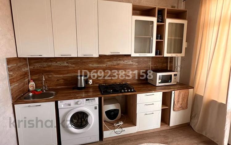 1-бөлмелі пәтер · 53 м² · 8/9 қабат, 1-й микрорайон, Толстого 25 — Каирбекова, бағасы: 2 500 ₸ в Костанае — фото 2