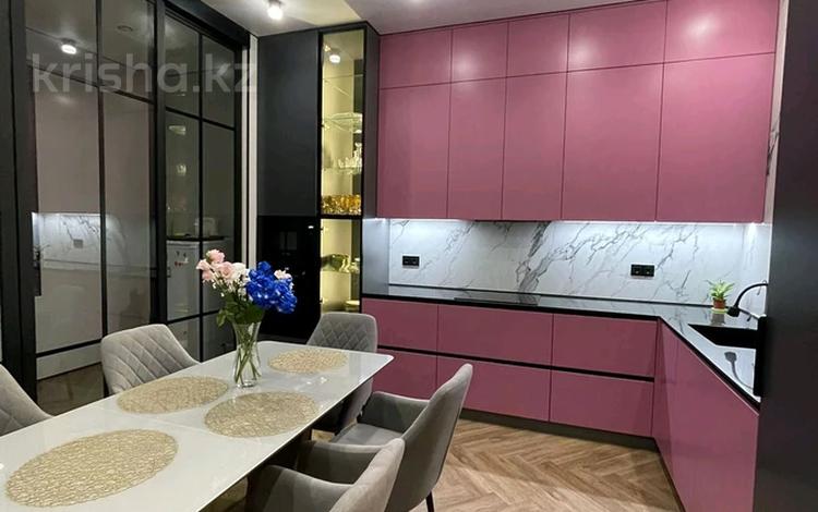 3-комнатная квартира · 110 м² · 9/9 этаж, Бокейхана 24 за 102 млн ₸ в Астане, Есильский р-н — фото 2