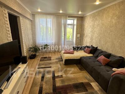 Пәтерлер в Карагандинской обл.: 3-бөлмелі пәтер · 76.4 м² · 3/5 қабат, Республики 95 — Автовокзал, Аян,Антилопа, бағасы: 20 млн 〒 3-бөлмелі пәтер · 76.4 м² · 3/5 қабат, Республики 95 — Автовокзал, Аян,Антилопа, бағасы: 20 млн 〒 в Темиртау