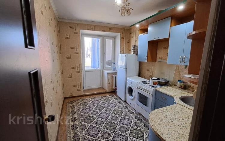 2-бөлмелі пәтер, 52 м², 4/10 қабат, мкр 11, бағасы: 13.5 млн 〒 в Актобе, мкр 11 — фото 2