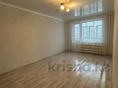 2-комнатная квартира · 43.6 м² · 2/5 этаж, Кизатова за 18 млн 〒 в Петропавловске